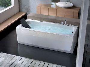 Bañera blanca baño moderno
