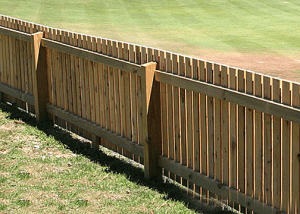 Cerco de madera ideal para el patio de su casa