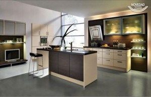 Diseño de cocinas modernas amplias para tu hogar