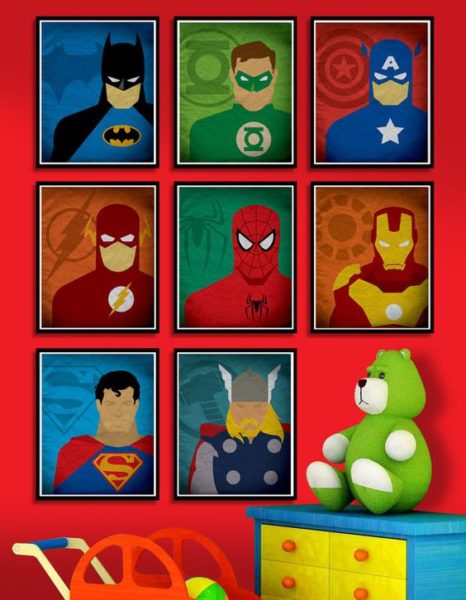 pared para niños con posters de superheroes
