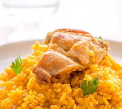 Arrollado de pollo con arroz al curry