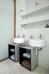 pared de baño con venecita