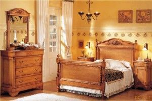 dormitorio con muebles viejos restaurados