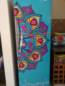 Vinilo con mandalas para heladera