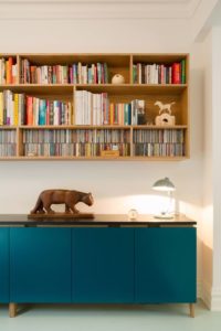 bibliotecas flotantes para living moderno