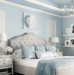 dormitorio azul claro y blanca