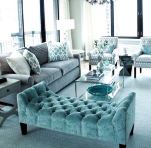 sala de estar gris y turquesa elegante