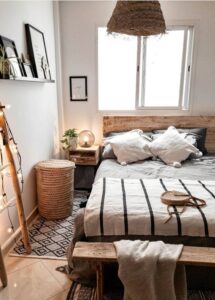 dormitorio matrimonial pequeno con estilo rustico
